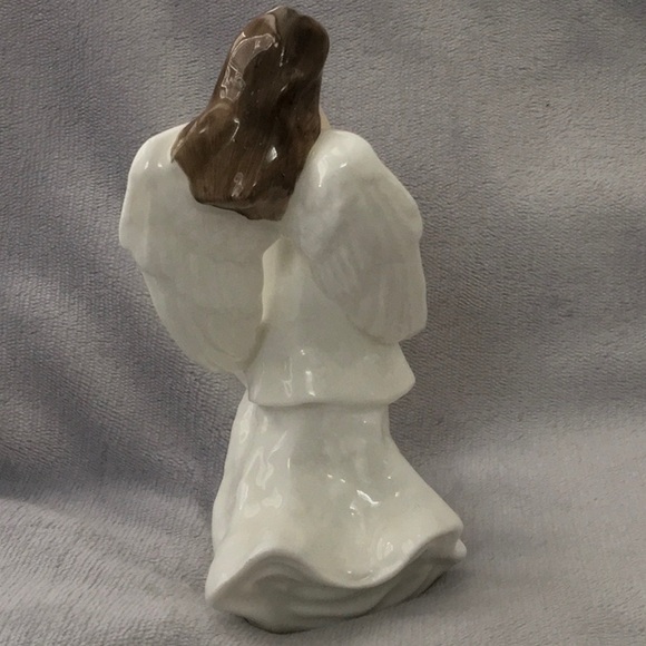 Royal Doulton Christmas Angel, 6”, HN 3733 - Picture 4 of 7